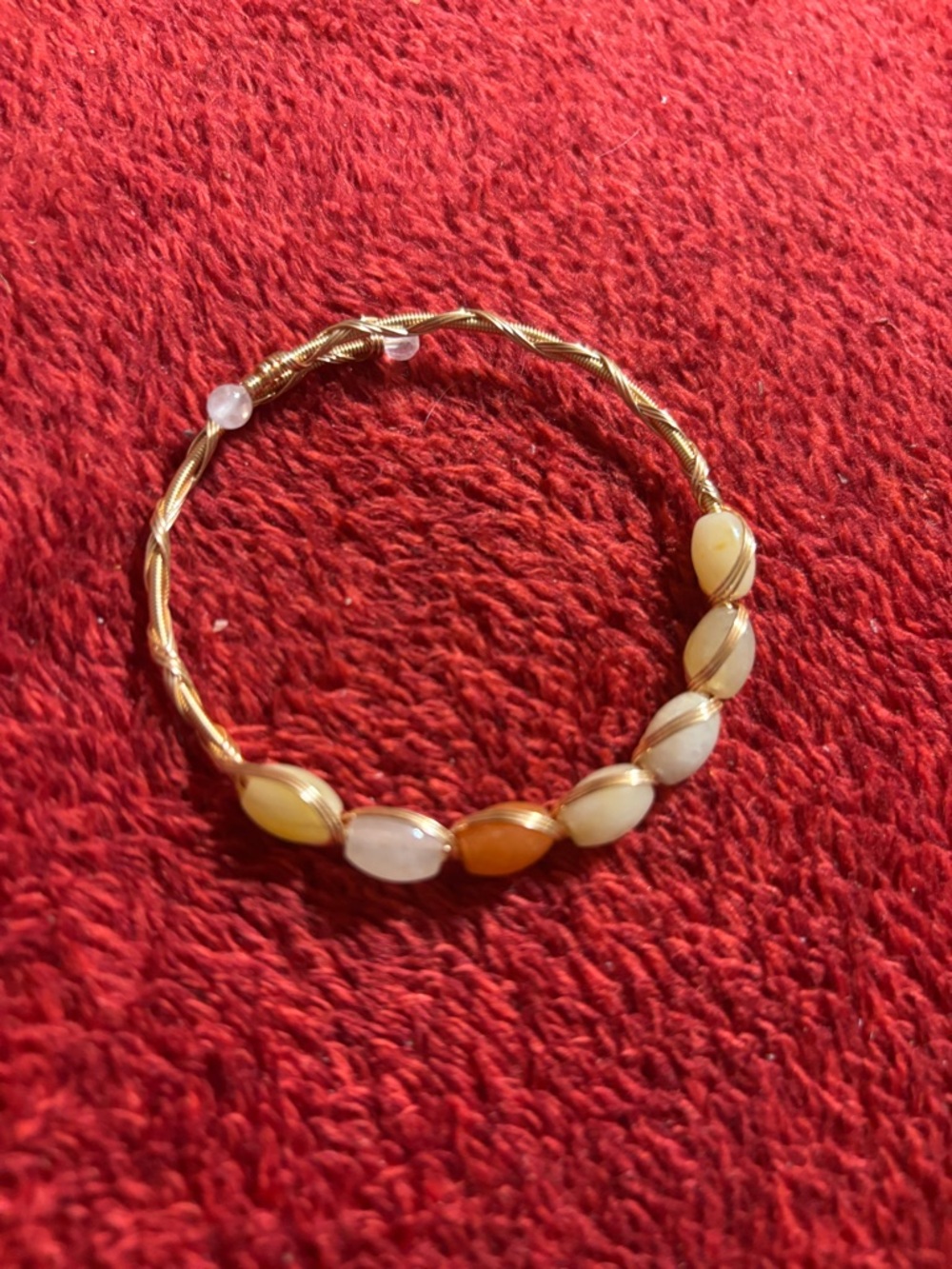 Gold-Tone Beaded Wire Bracelet in Cream and Amber yellow jade . Unbranded